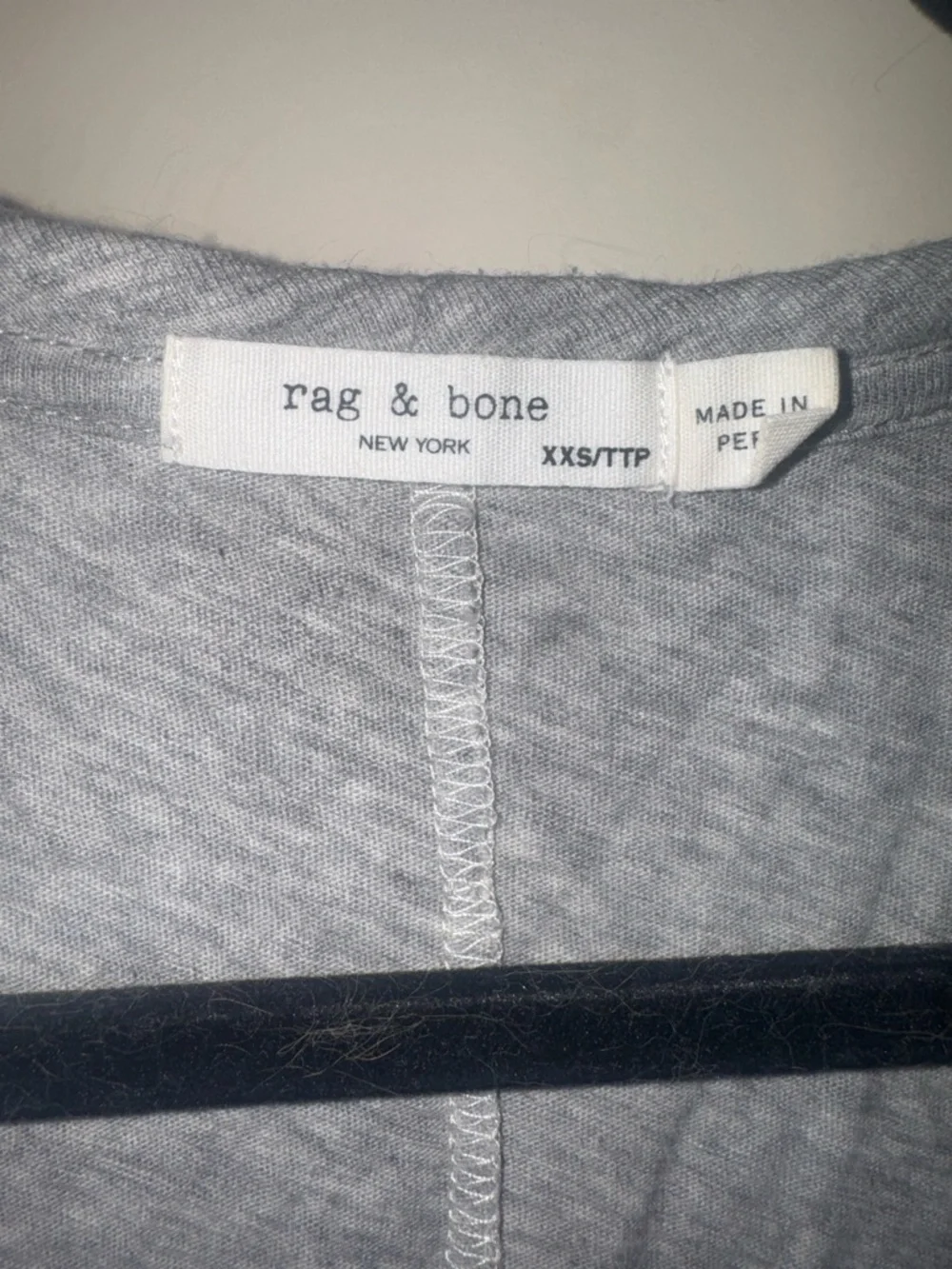 rag & bone Slub V-Neck Short Sleeve Tee in Heather Gray